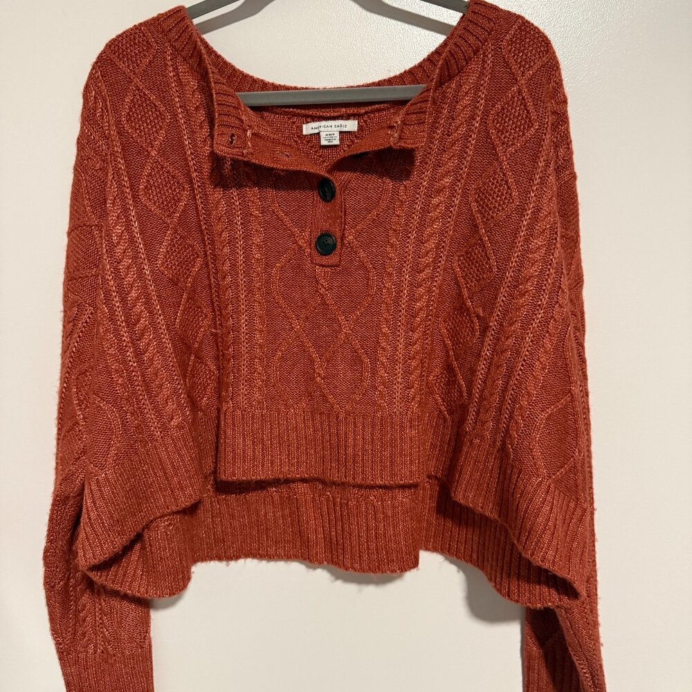 American Eagle Cropped Cable Knit Sweater – Rust Henley | Size M